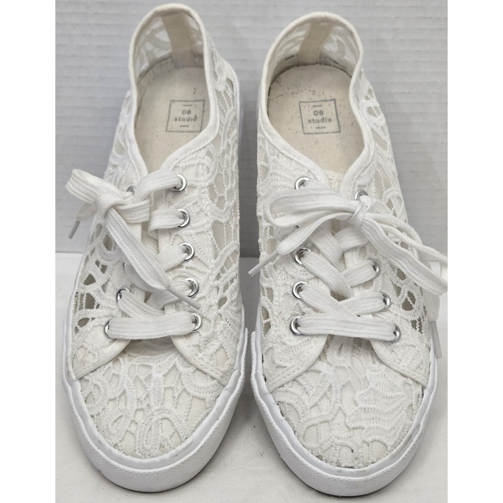 DB Studio David's Bridal White Dainty Crochet Lace Sneakers Women's Size 8 GUC